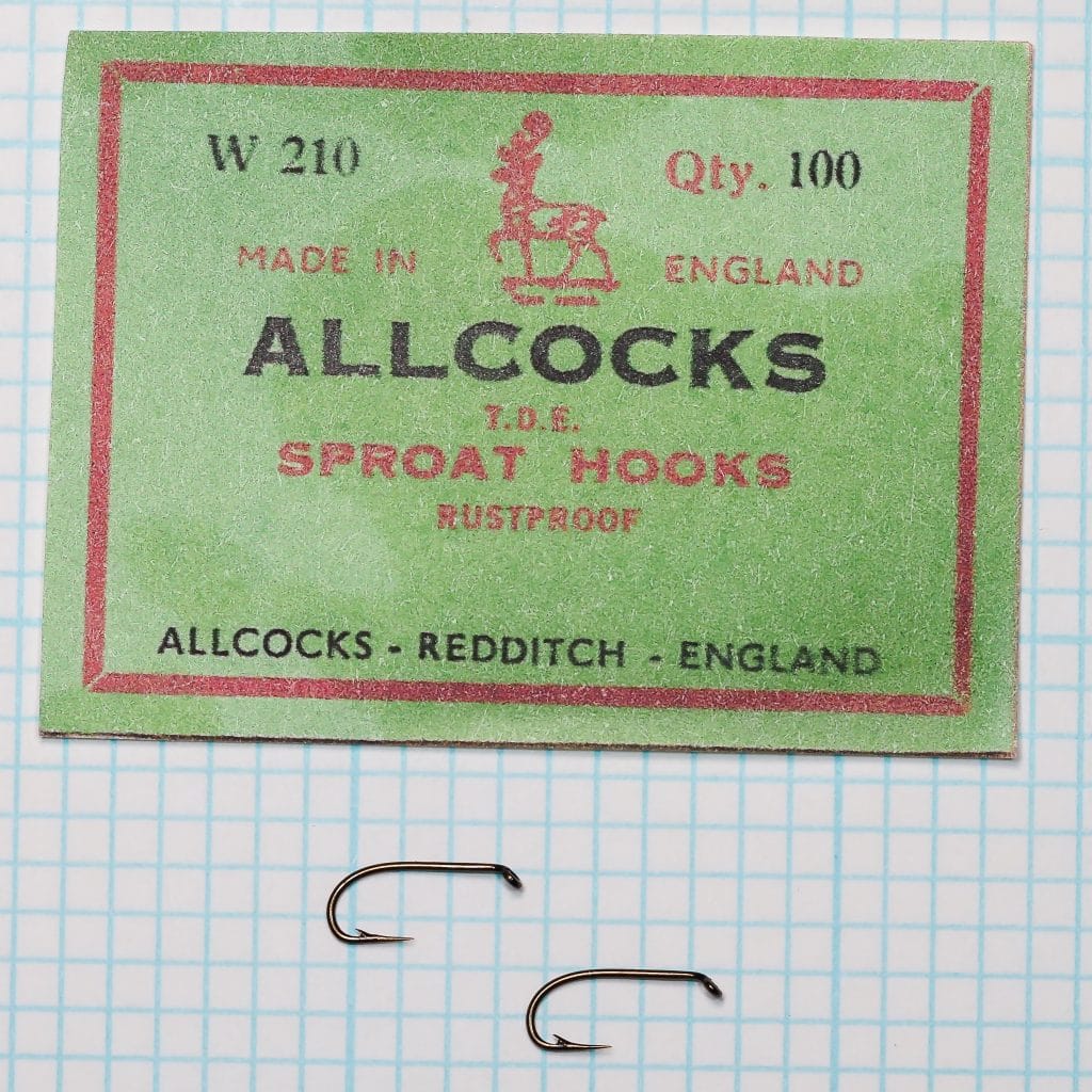 Allcocks W210 hook box label, green with red border, qty. 100, Made in England