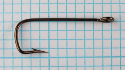 Mustad 3331 Sneck Hook — side profile showing eye and bend geometry — size 2 — ringed eye, sneck bend