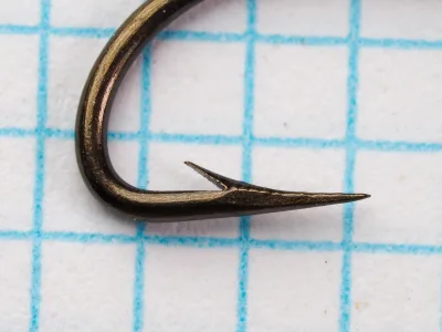 Size 5/0 hook lateral detail showing hollow point construction