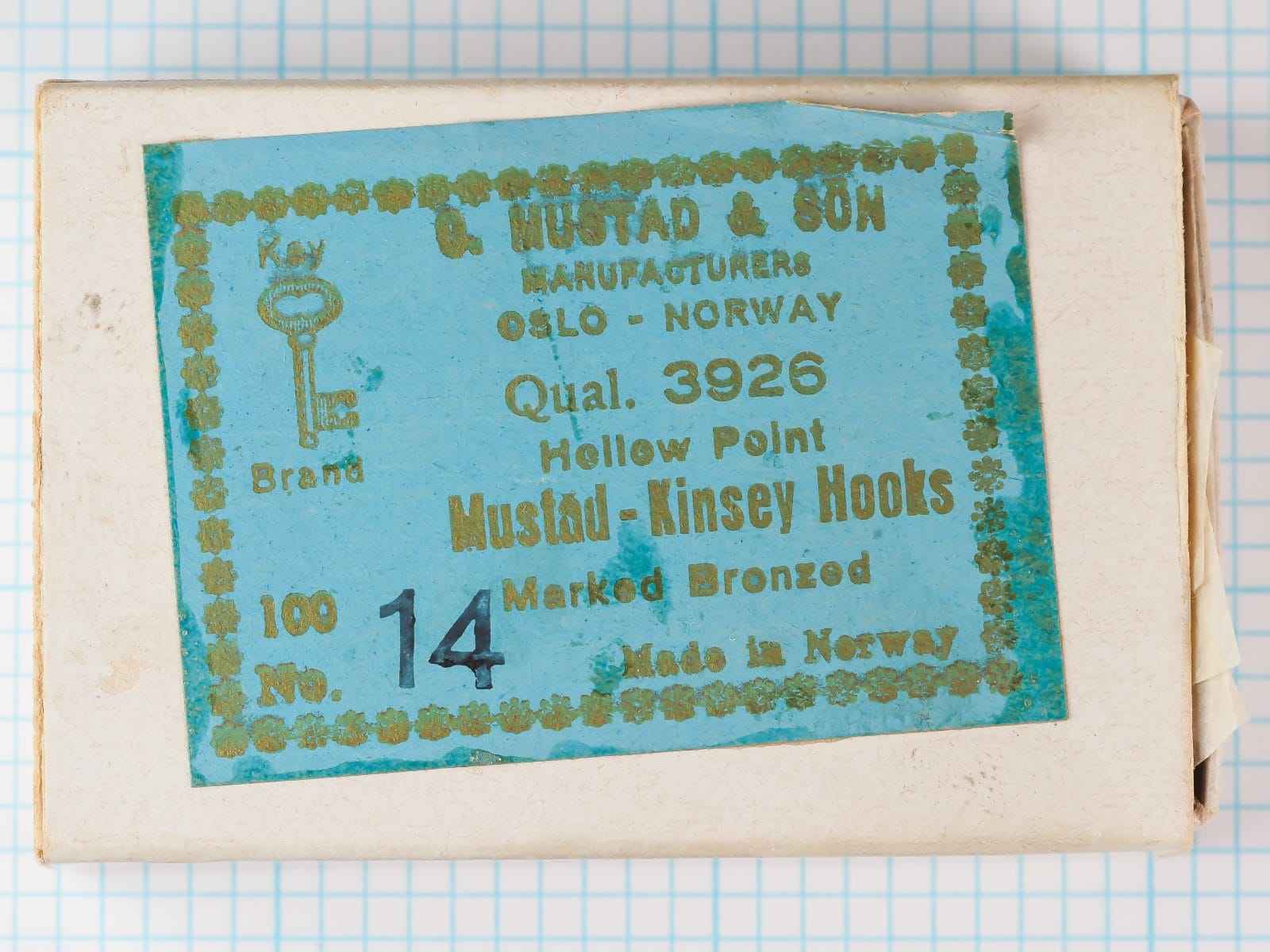 Mustad 3926 Kinsey Hook — original factory box with eight-line typographic label on light blue card stock — size 14 — bronzed blind-eye hooks, 100 count