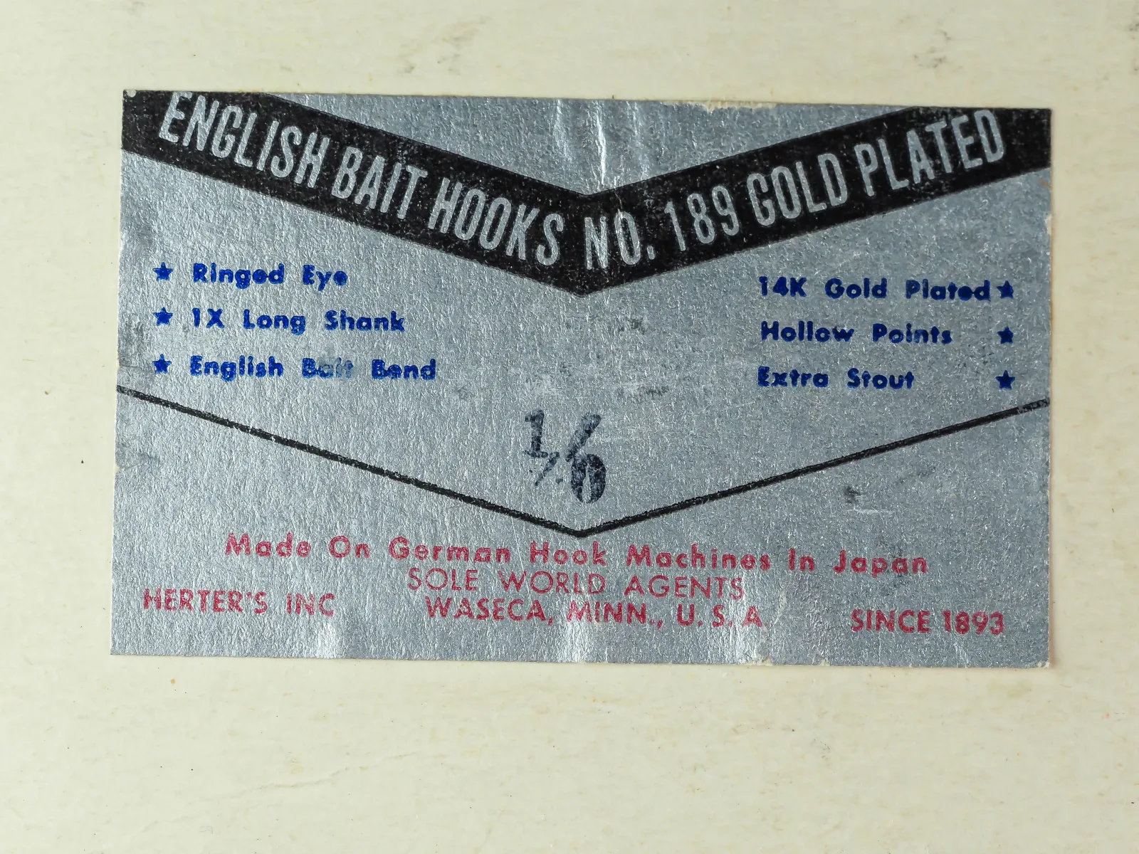Herters No. 189 English Bait Hook — cream envelope with blue and red letterpress text — size 1/0 — 14K gold plated
