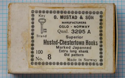 Mustad 3295 A Chestertown — original Key Brand packaging — size 8 — Oslo Norway marking