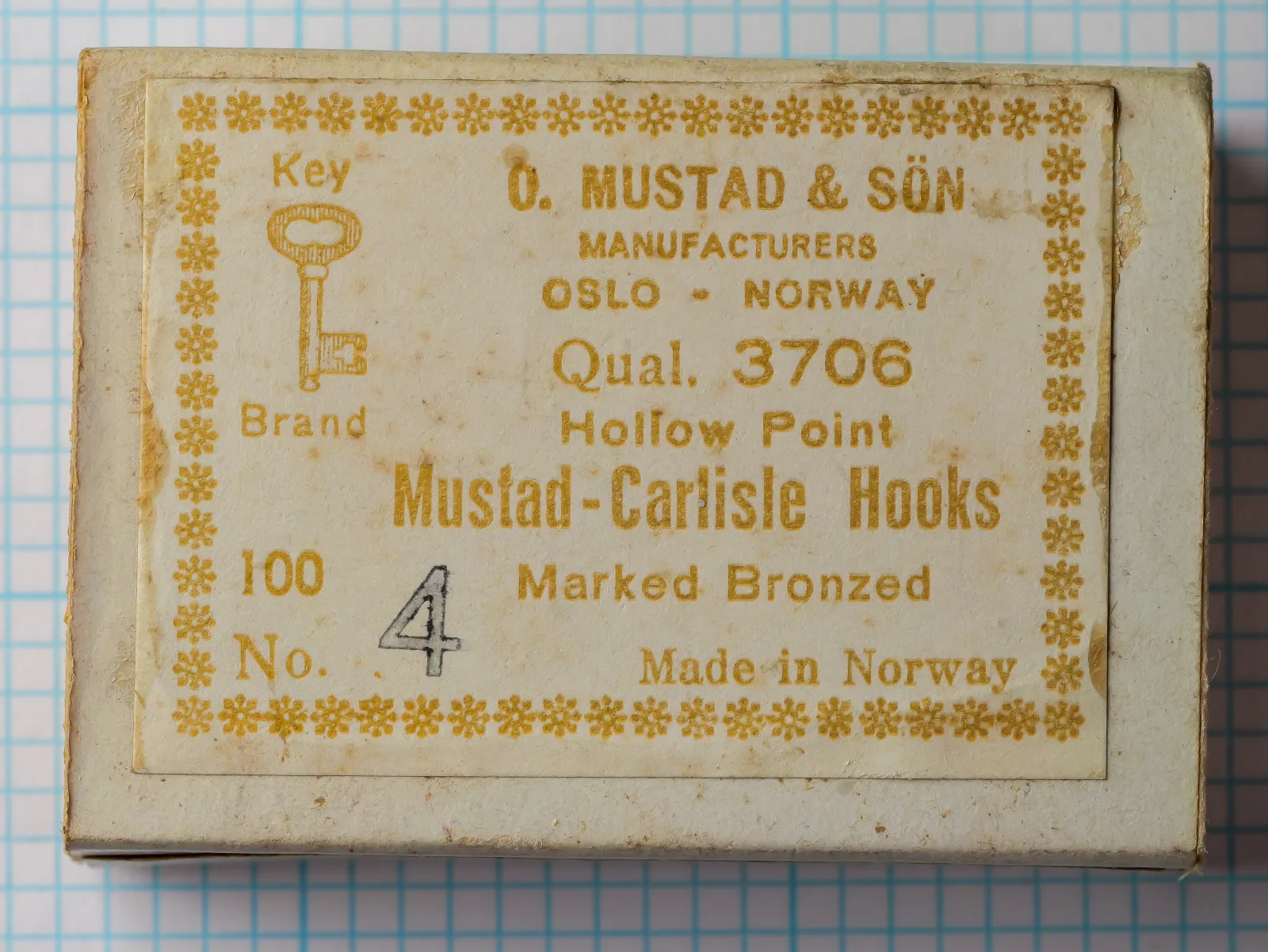 Mustad Qual. 3706 Carlisle hook box marked size 4 with Key Brand label.