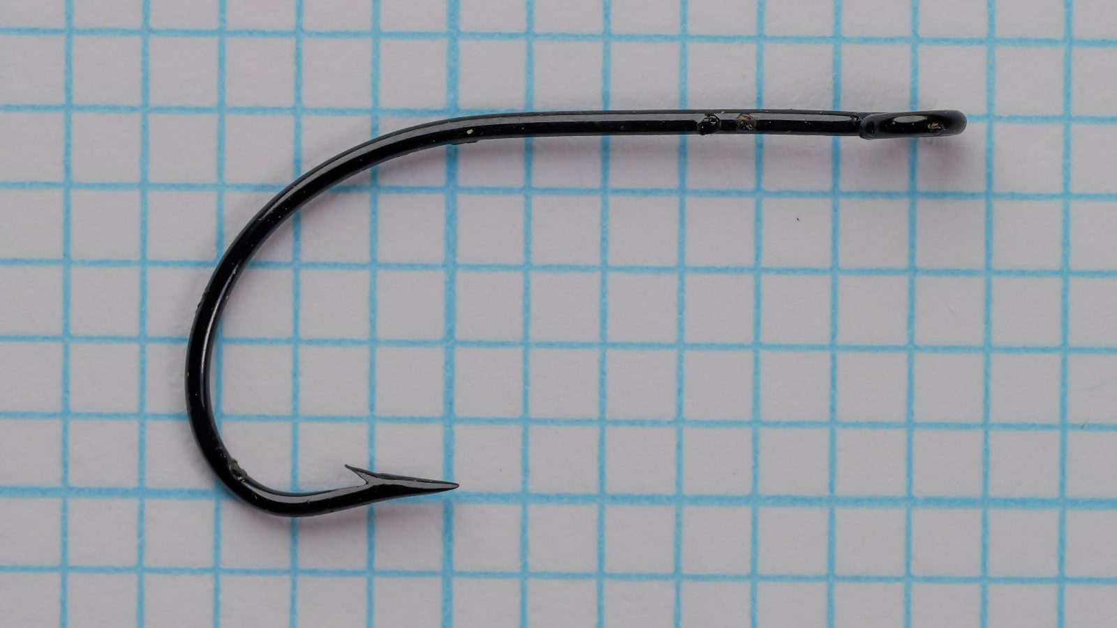Kinsey Hook size 14 — full hook profile — side view showing Sproat bend, ringed eye, and overall proportions on measurement grid