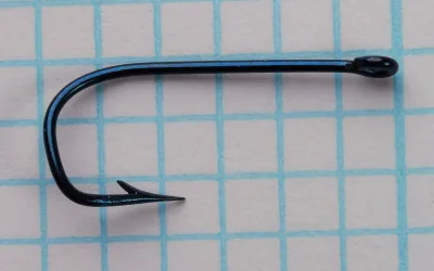 Milward Quality 2639 R hook — full side profile showing sneck bend and ball eye — size 8 — standard wire gauge