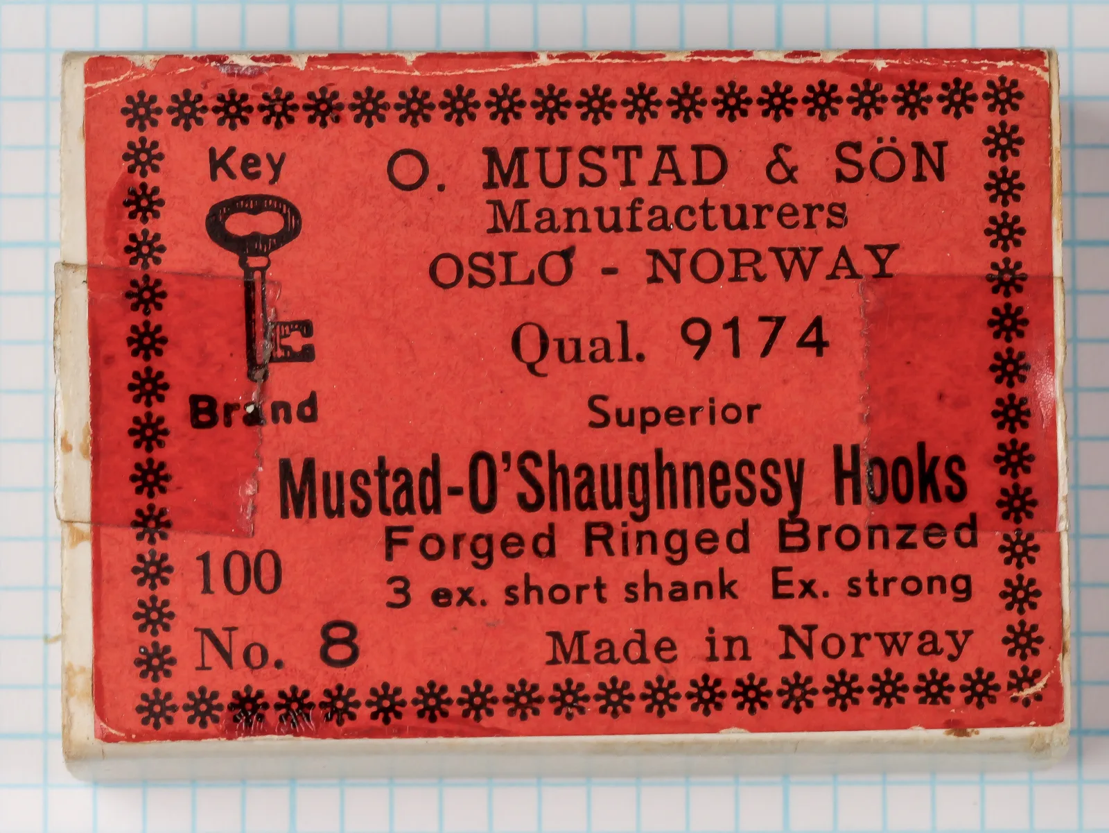 Mustad 9174 O'Shaughnessy — original red kraft label on two-piece cardboard box with Key Brand logo — size 8 — 100-count box, 1950s-1960s production