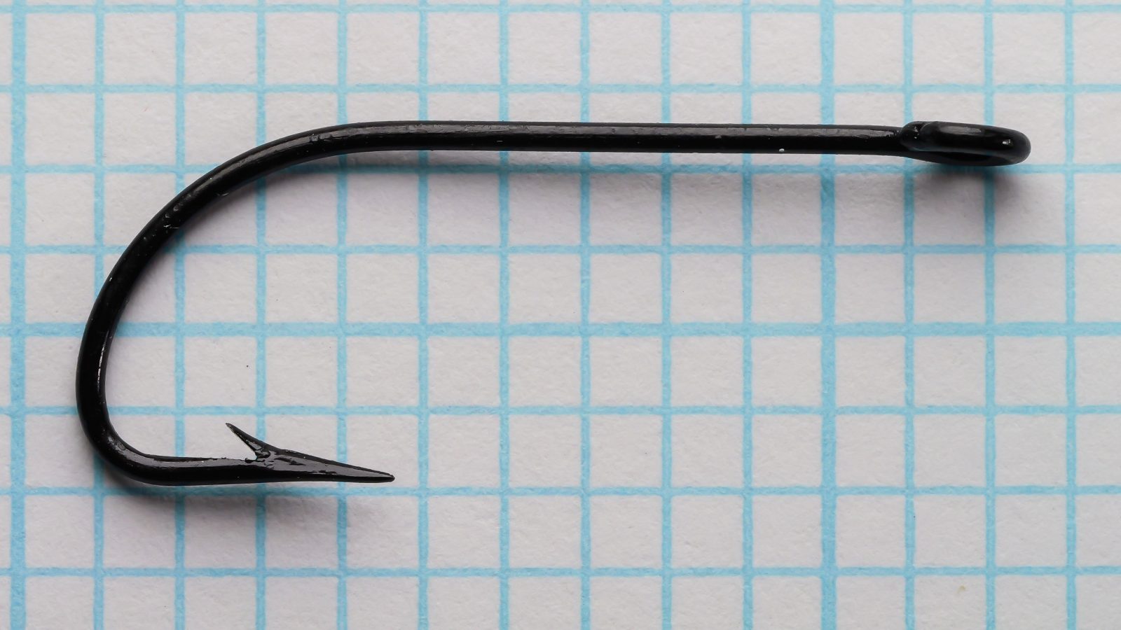 Mustad 1575 Limerick Hook — full side profile showing bend geometry — size 1 — black japanned finish