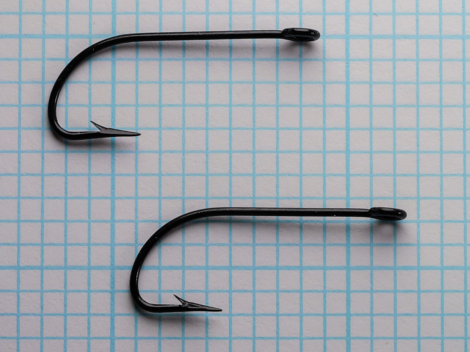 Mustad 1575 Limerick Hook — comparison of two specimens — size 1 — manufacturing consistency