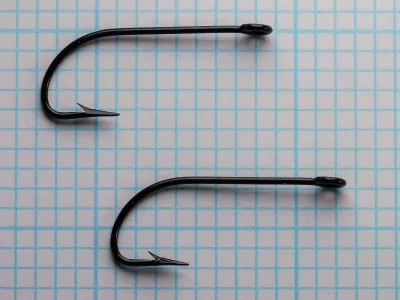 Mustad 1575 Limerick Hook — comparison of two specimens — size 1 — manufacturing consistency