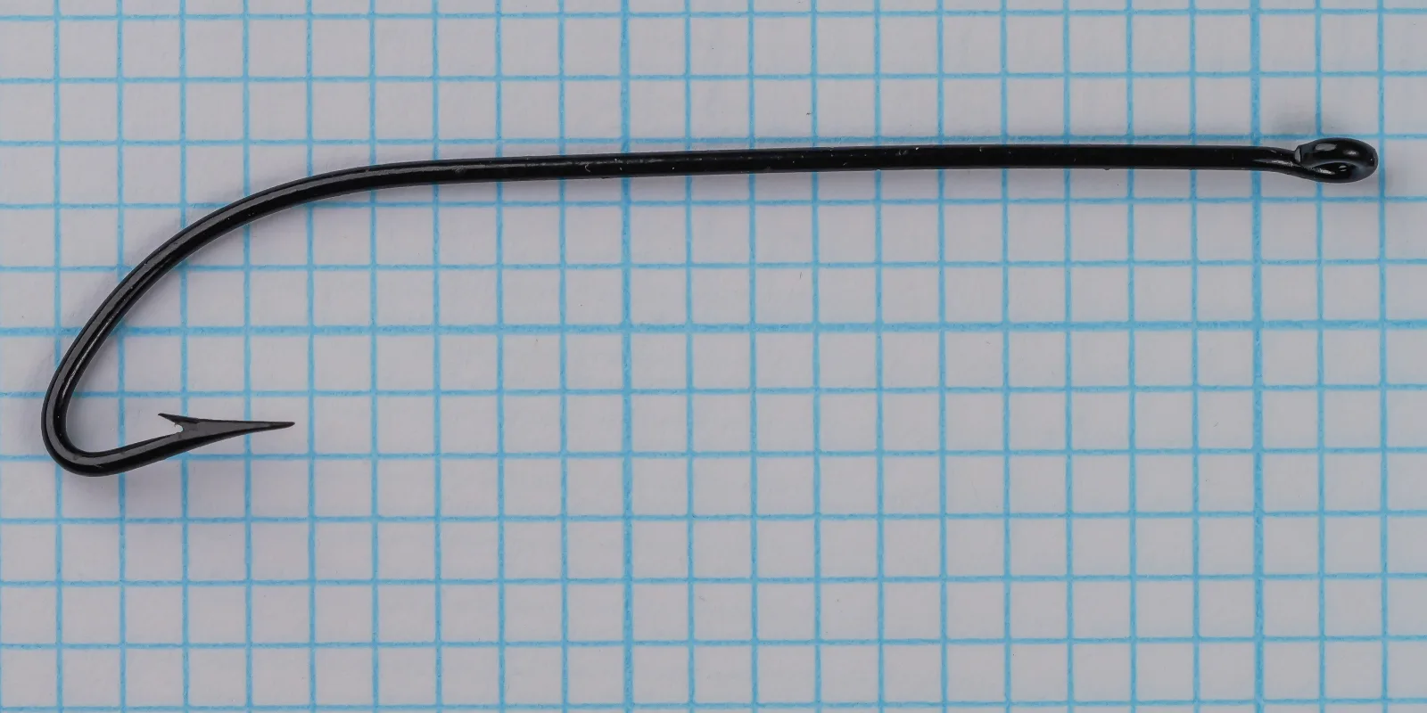 Mustad 3300 Chestertown Hook — side profile showing hollow point and narrow gap — size 7 — japanned black finish
