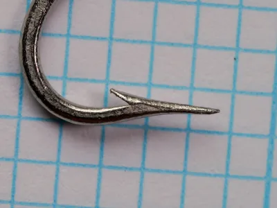 Mustad 3406 B — hook point detail — size 1 — Superior point geometry and nickelplated finish