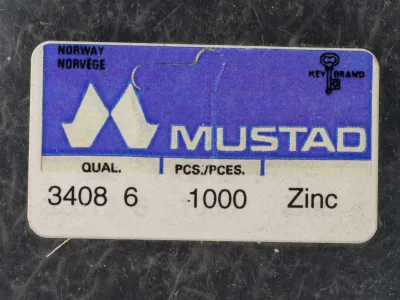 Mustad 3408 — blue modern label (1990s-2000s) — showing bilingual text and modernized M logo — Size 6 — 1000 hooks (pack size)