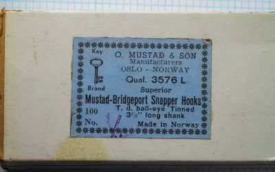 Mustad 3576 L packaging label showing Oslo Norway manufacturer details and specifications