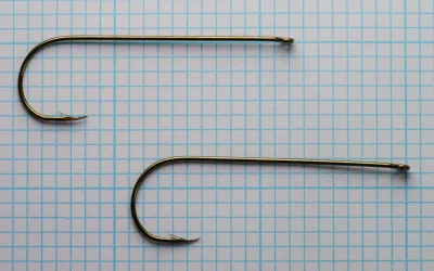 Mustad 37360 Aberdeen — size comparison — two size 3/0 hooks — demonstrating consistency