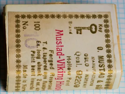 Mustad 92209 — Vintage box label and packaging — Size 10 — Oslo-Norway Key Brand designation