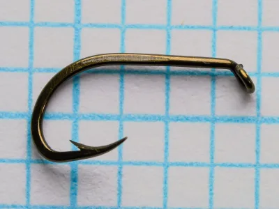 Mustad 92209 — Full hook profile showing shank length, eye, and bend curvature — Size 10 — two specimens