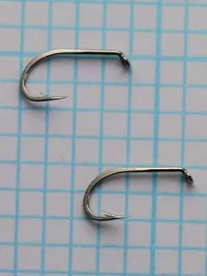 Mustad 9556 A — comparative size reference — two hooks at size No. 12 — beak bend profile comparison
