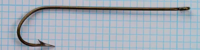 Pflueger Bulldog Carlisle 8921 — side profile showing full hook geometry and bend depth — size 4/0 — bronze finish