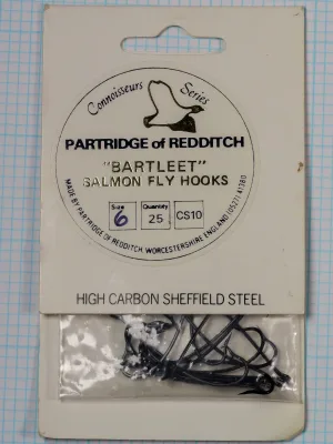 Partridge CS10 Connoisseurs Series packaging — size 6, quantity 25 card — printed label with specifications — Redditch address — japanned hooks visible through plastic window