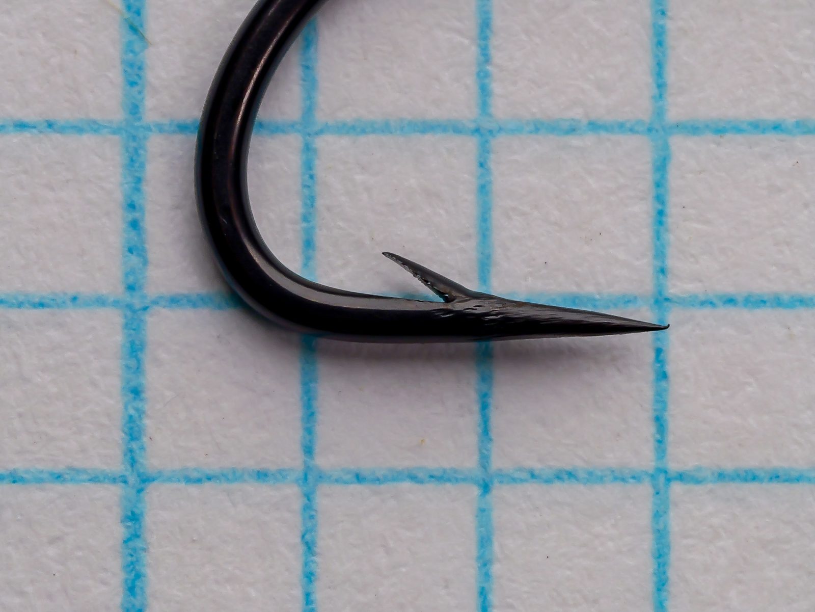 Partridge CS2/SH BL Size 8 — side profile showing sproat bend geometry and superior point with black japanned finish