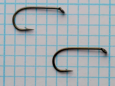 Partridge L3A Captain Hamilton Dry Fly — two hooks in profile showing consistency of eye formation, shank length, and bend geometry between specimens
