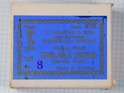 Mustad 3705 Carlisle Hook — original blue paper box with gold foil stamped eight-line label and decorative beaded border — size 100 no. 8 — Christiania-era pre-1925 manufacture