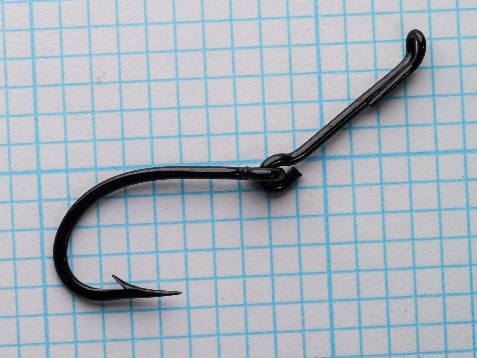 Mustad 38110 O'Shaughnessy Hook — overall profile with articulated rod — size No. 2 — black japanned finish