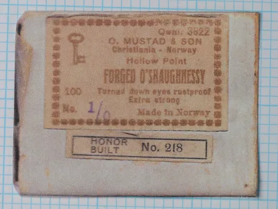 Mustad 3822 Original Packaging — Qual. 3822 label with Christiania address and Shakespeare Honor Built No. 218 — size 1/0
