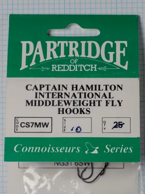 Partridge CS7 MW packaging front showing model code CS7 MW, size 10, quantity 25, green header band with Partridge of Redditch logo and Connoisseurs Series branding