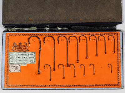 M 55 &mdash; Kendal Sneck Hooks