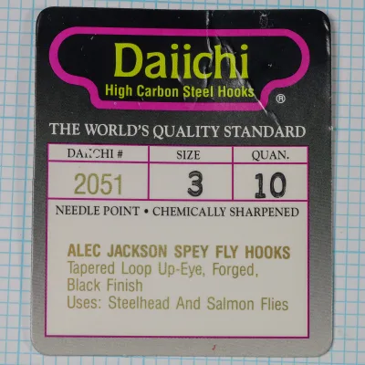 Daiichi 2051 — clamshell card front, size 3 variant — lime-yellow and magenta branding, product specifications