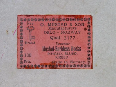Mustad 3177 Superior Barbless — original red Key Brand packaging label — size 10 — 1920s-1940s era
