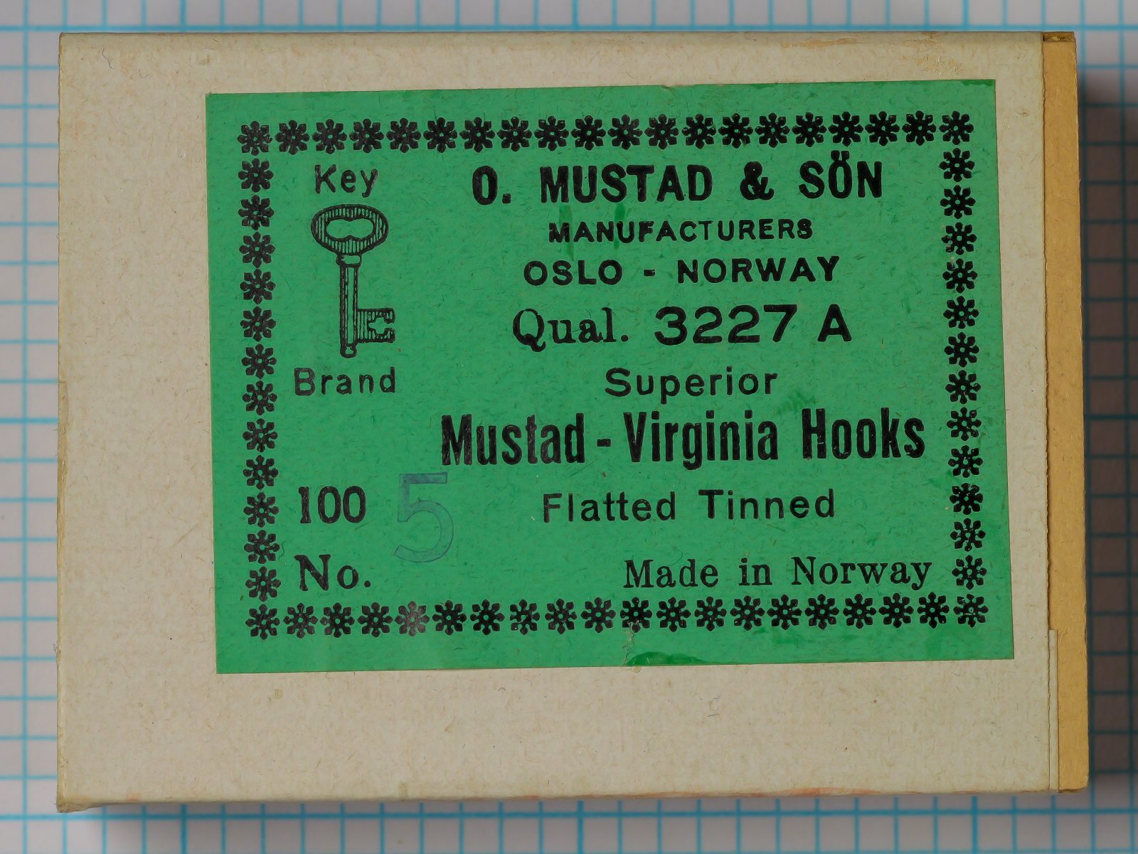 Mustad 3227 A Virginia Hook — original cardboard box with green Key Brand label — size No. 5 — showing company name and product specifications