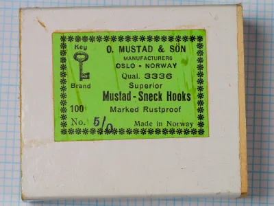 Mustad Quality 3336 Sneck Hooks — original packaging box and lime-green label — size 5/0 — showing Key Brand logo and Oslo manufacturer address