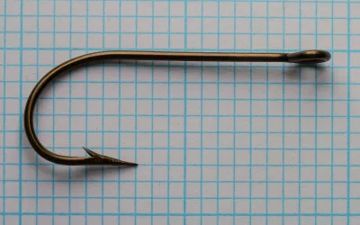 Pflueger 3221-Br Kirby Hook — full side profile and straight ringed eye — size 5/0 — bronzed finish