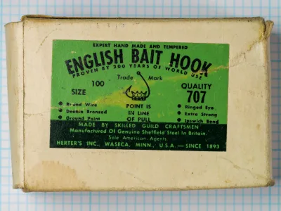 Herters 707 English Bait Hook — original manufacturer box with lithographed green and black label — size 100-count — 1950s kraft paper construction