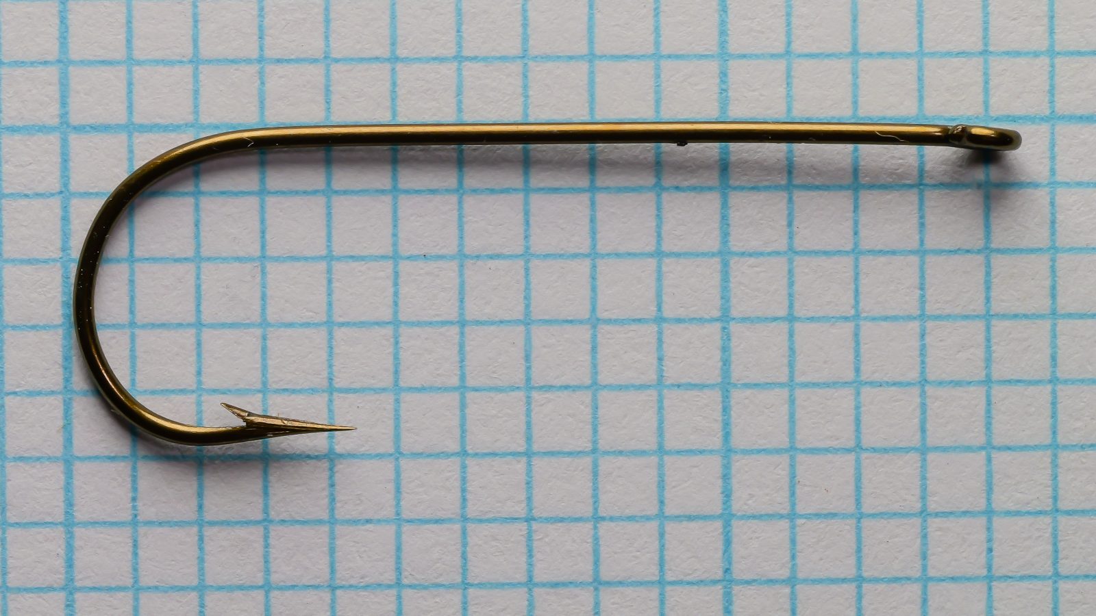 Mustad 3261 Aberdeen hook, ringed eye detail in bronze finish