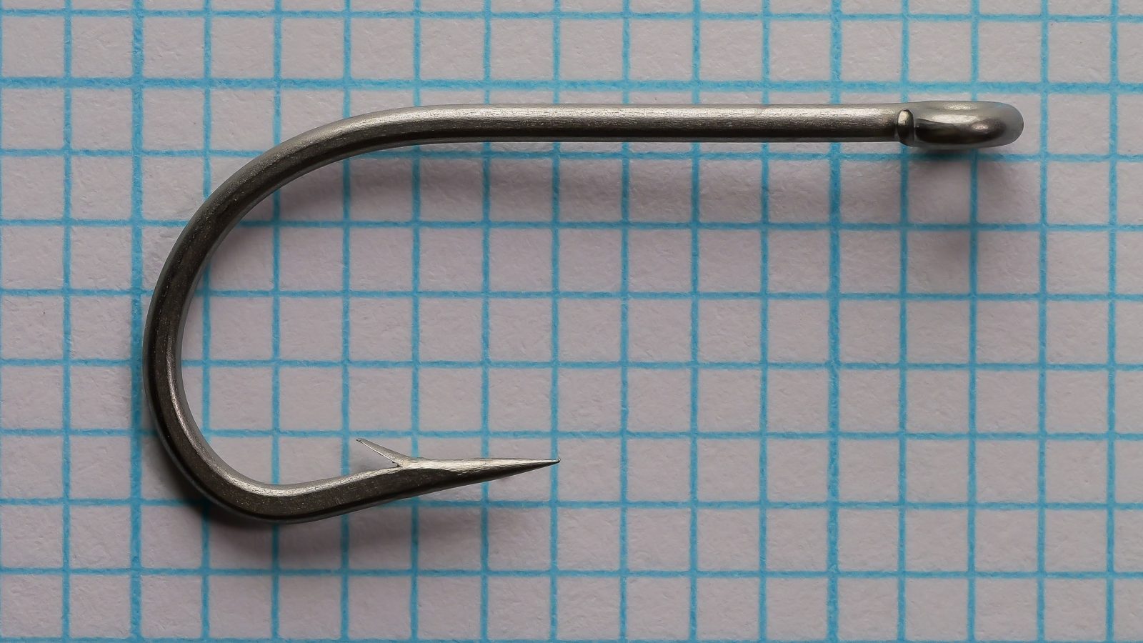 Tiemco TMC 800S Hook — full profile view — size 3/0 — demonstrates hook proportions