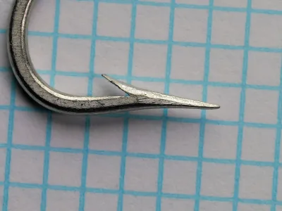 Mustad 34185 O'Shaughnessy — superior point detail — size 2/0 — straight inner taper