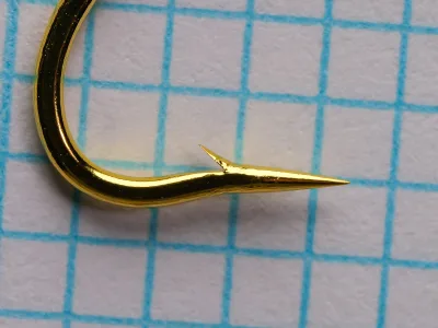 Alec Jackson 2055 Spey Fly Hook — close-up of hook point and barb profile — size 3 — needle point with gold finish