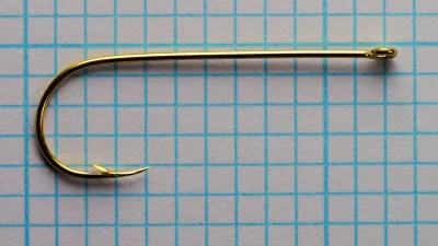 Mustad 37363 Aberdeen — full side profile on measurement grid — size 3 — straight ring eye
