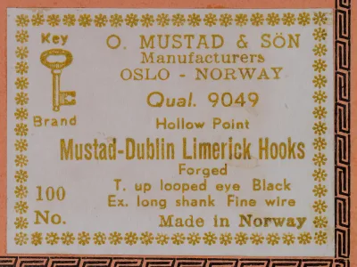 Mustad 9049 original sales card showing size range 1/0 through 12, Oslo-Norway, Qual. 9049 label visible