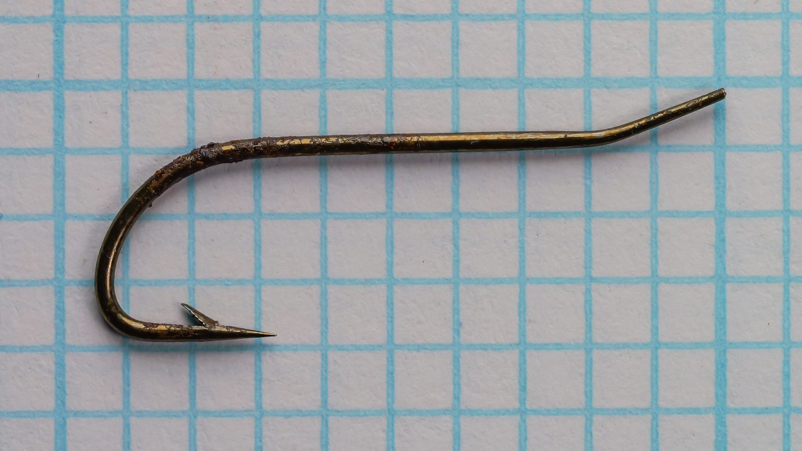 Partridge Limerick Minnow Turned Ends — front/face view showing Limerick bend curve and wire profile — size 5 — on measurement grid