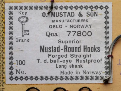 Mustad 77800 product label — close-up detail — Key logo, Quality number 77800, Superior brand, specifications text