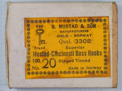Mustad Model 3308 Cincinnati Bass Hooks — top view of original manufacturer box showing printed yellow label — size 20 — tinned finish
