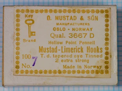 Mustad 3667 D Limerick hook box label, Oslo Norway, size 7, tinned finish