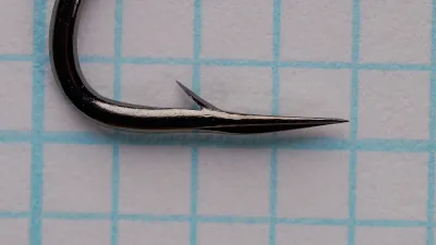 TMC 765SP size 6 side profile showing limerick bend and straight point